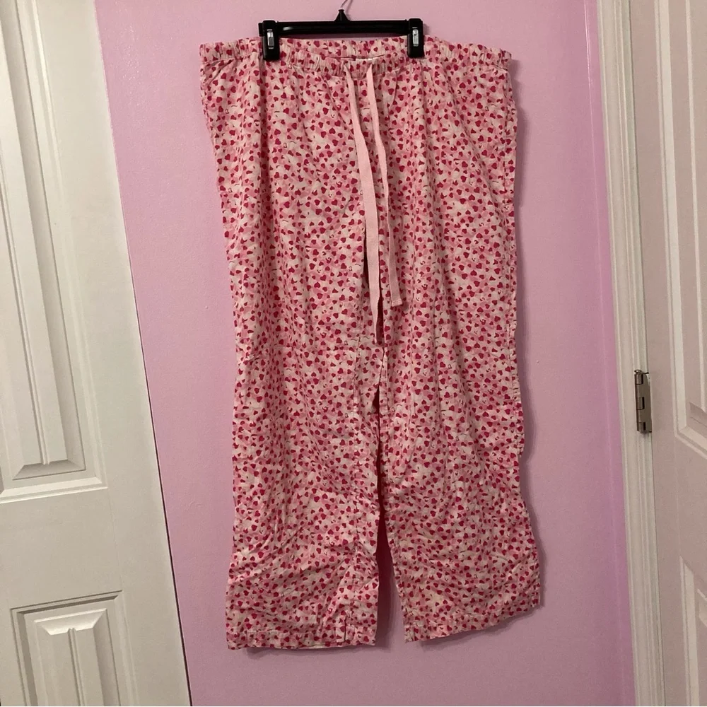 Vineyard Vines valentine’s day hearts and whale pj pants size large